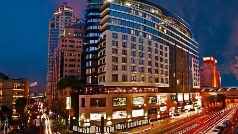 Luxury_Hotels_тАУ_High-end_accommodations_03