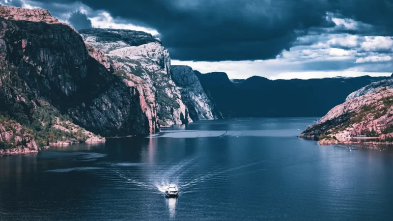 Lysefjord Views – Deep Fjord Scenery Below the Cliff(6)