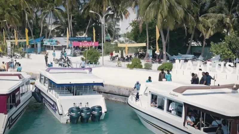 Mahibadhoo Harbour Front – Busy scenic harbor(1)