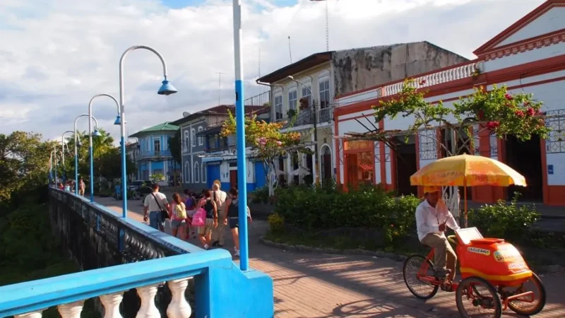 Malecon_Tarapaca_–_Riverside_walking_area__01