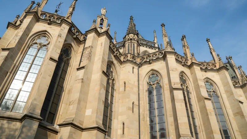 Mariendom Cathedral – Austria’s Largest Church(6)