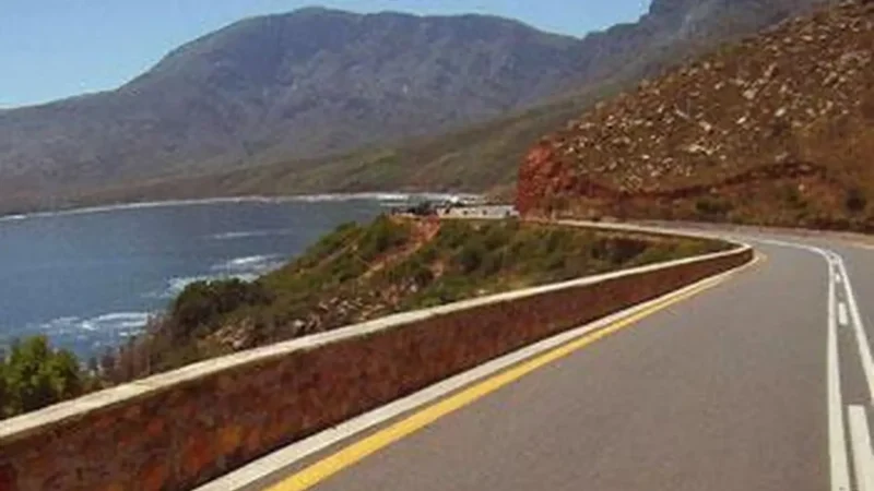 Marine_Drive_тАУ_Scenic_coastal_road_03