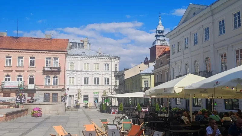 Market_Square_Cafes_03