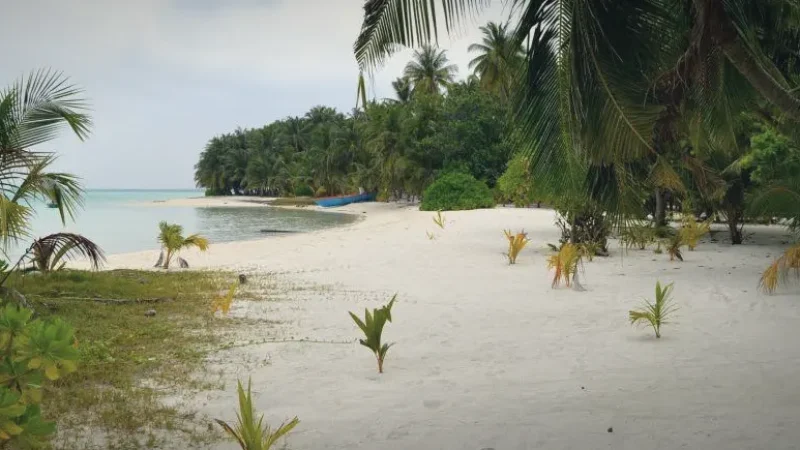 Mathiveri Bikini Beach(1)