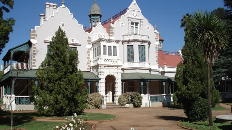 Melrose_House_тАУ_Victorian-era_mansion_03