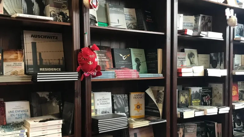 Memorial_Bookshop_06