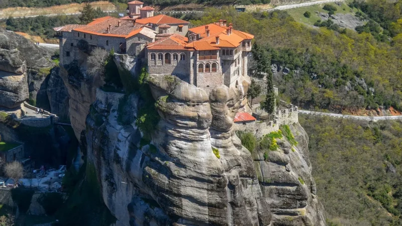 Meteora_(nearby_access)_02