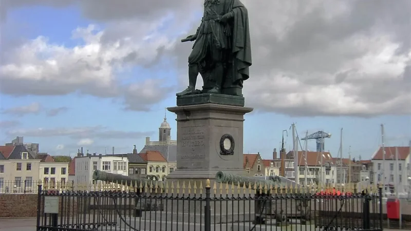 Michiel_de_Ruyter_Statue_03