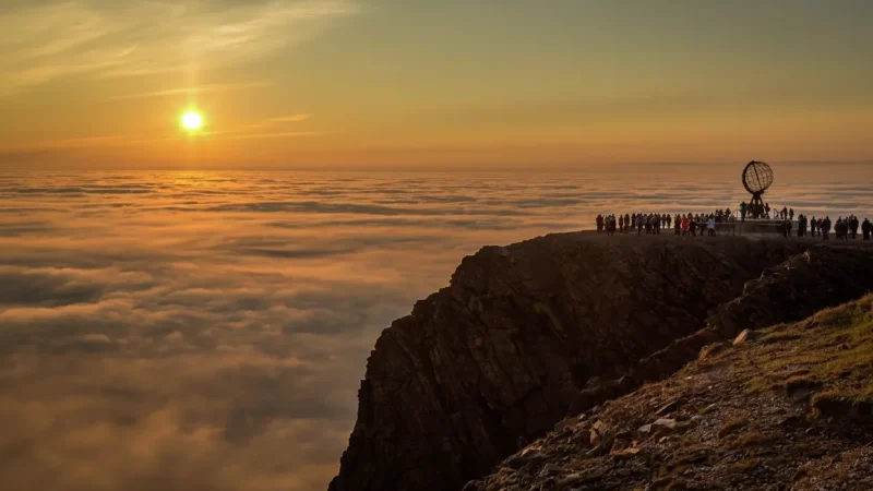 Midnight Sun Viewing Spots – Summer Arctic light(5)