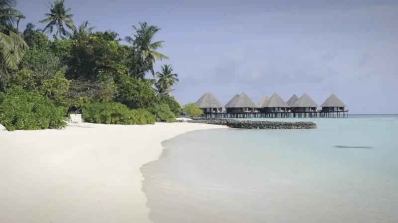 Milaidhoo Beach – Soft-sand luxury beach(1)