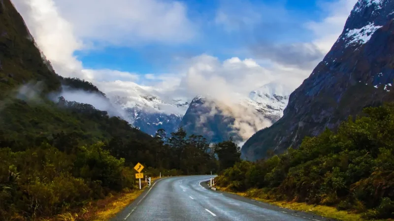 Milford_Road_Scenic_Drive_тАУ_Mountain_and_valley_views_02