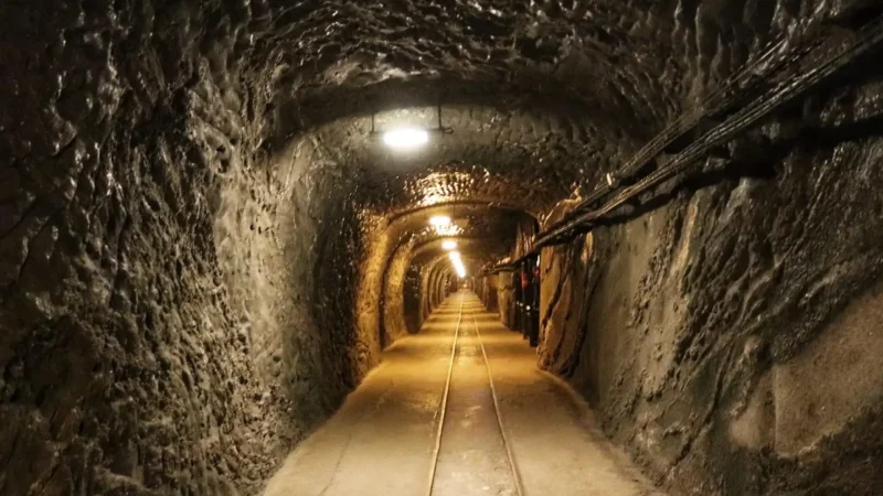 Mining_Tunnels_04