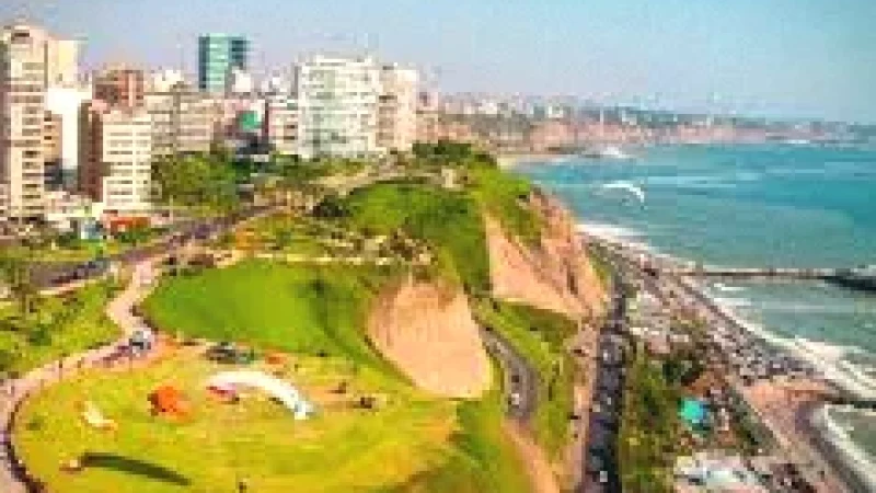 Miraflores Boardwalk – Coastal walking paths above the ocea(5)
