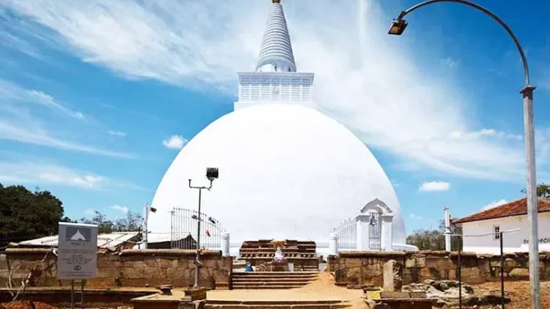 Mirisawetiya Stupa6