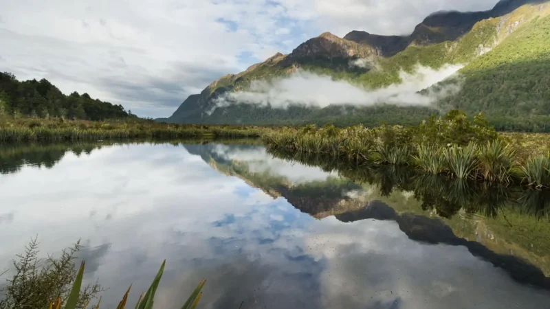 Mirror_Lakes_тАУ_Reflections_of_surrounding_mountains_02