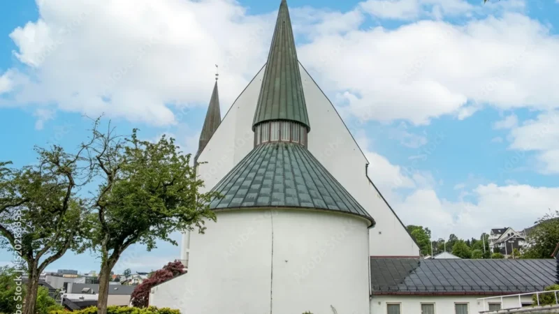 Molde Cathedral – Modern town church(1)