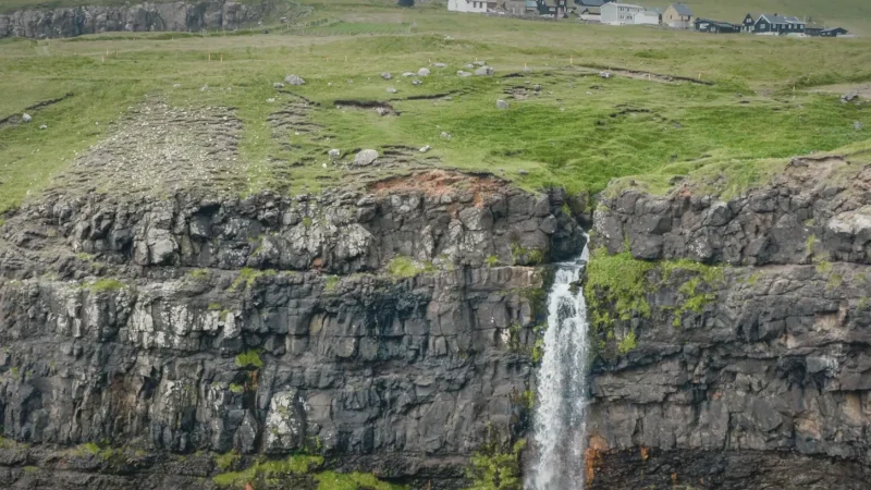 Møllafossur Waterfall – Iconic coastal waterfall(5)