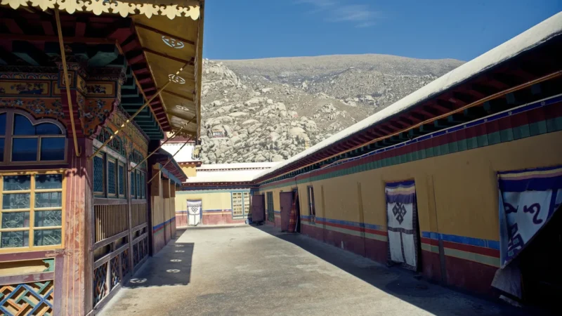 Monastery Courtyards – Quiet spiritual spaces(4)