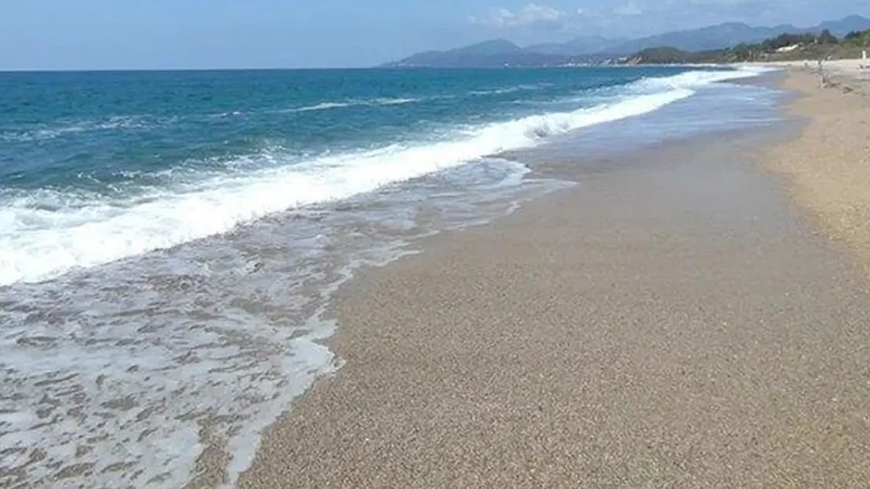 Monolithi_Beach_02