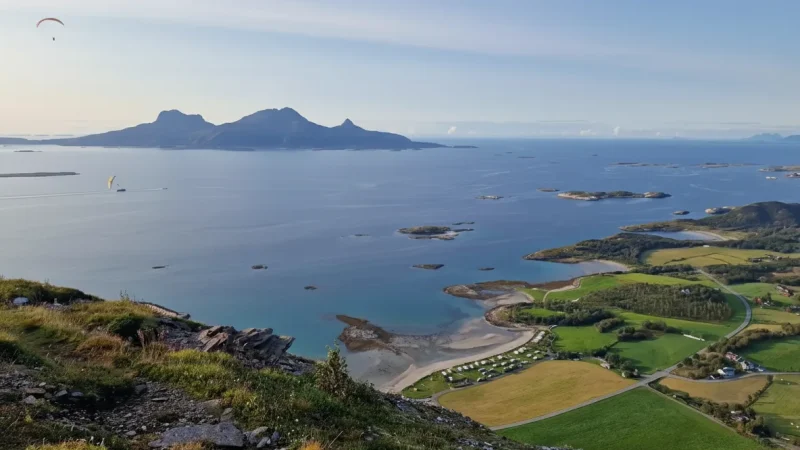 Mount Rønvikfjellet Viewpoint – Panoramic City & Sea Views(4)