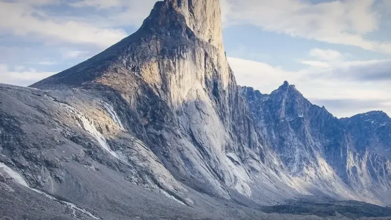 Mount Thor – Tall vertical cliff(3)