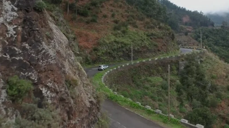 Mountain_Pass_Roads_тАУ_Winding_scenic_drives_03