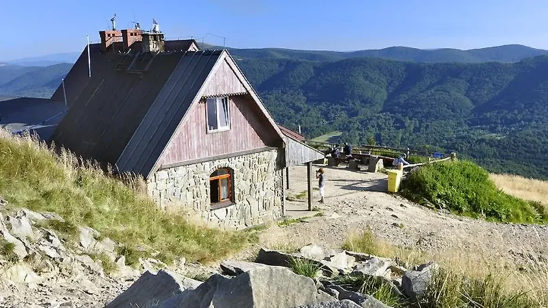 Mountain_Shelters_03