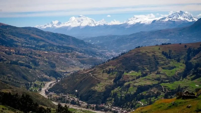 Mountain_Viewpoints_–_Andean_landscape_views__01
