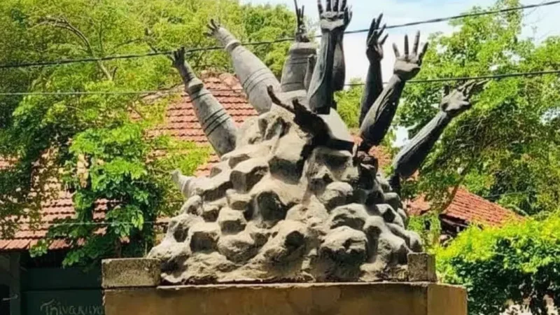 Mullivaikkal Memorial 02