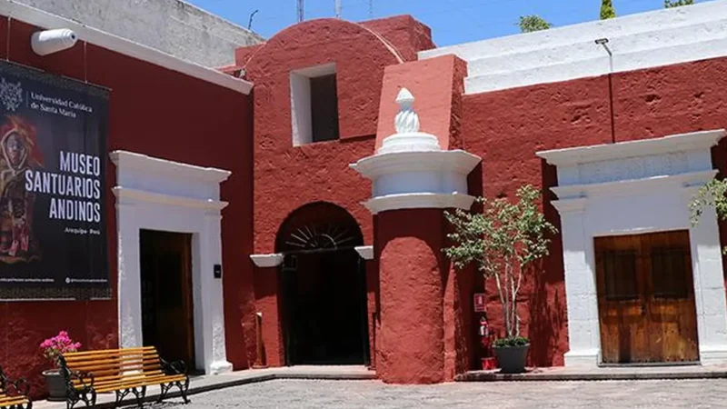 Museo_Santuarios_Andinos_–_Andean_cultural_exhibits__03