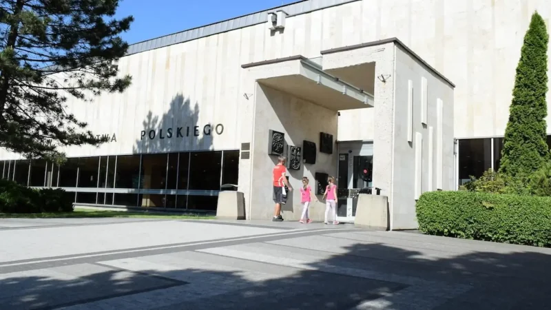 Museum_of_the_Origins_of_the_Polish_State_04
