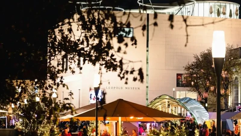 MuseumsQuartier Courtyard – Central Public Space(6)