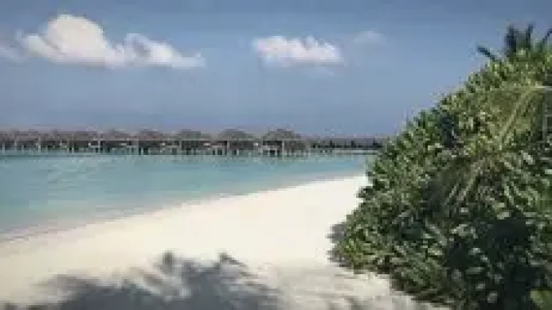 Naifaru Beach – A calm local beach ideal for(3)