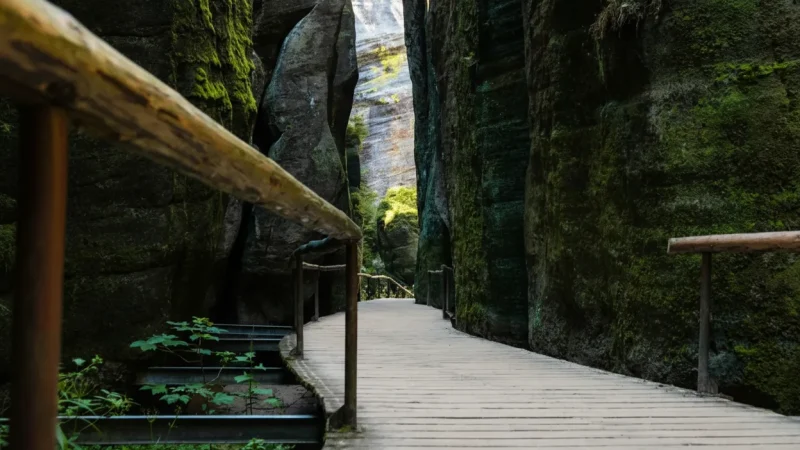 Narrow Gorges – Walking paths between rocks(4)