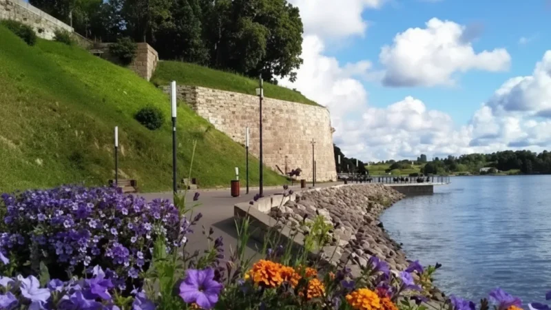 Narva River Promenad(1)