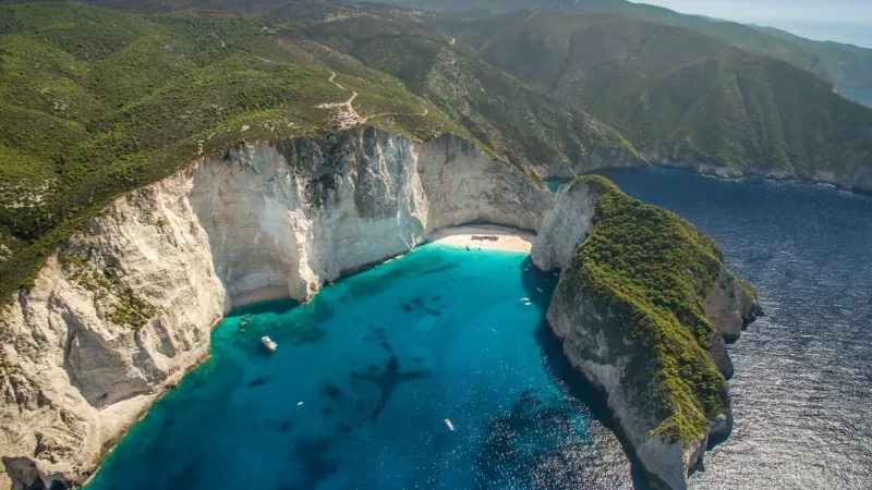 Navagio_Beach_(Shipwreck_Beach)_06