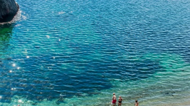 Nearby Beaches – Small Sandy Coastal Spots(4)