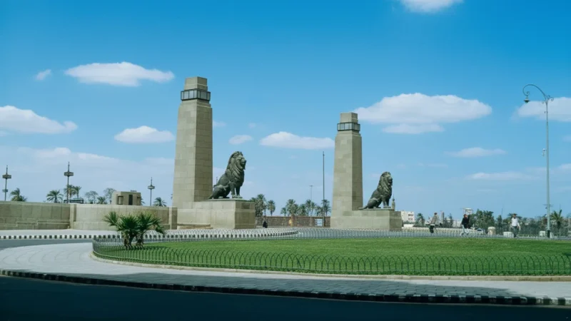 Nearby Bridges – River and City Views(2)