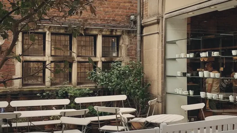 Nearby Cafés(1)