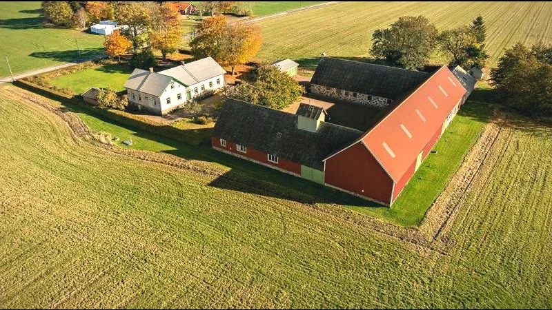 Nearby Countryside – Farms and open landscapes(6)