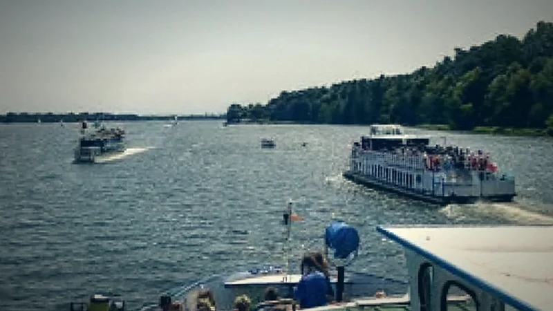 Nearby Lake Śnia(4)