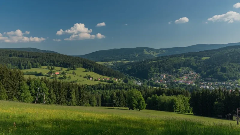 Nearby Mountain Views – Scenic Surroundings(2)