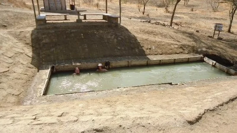 Nearby_Hot_Springs_–_Natural_thermal_pools__03