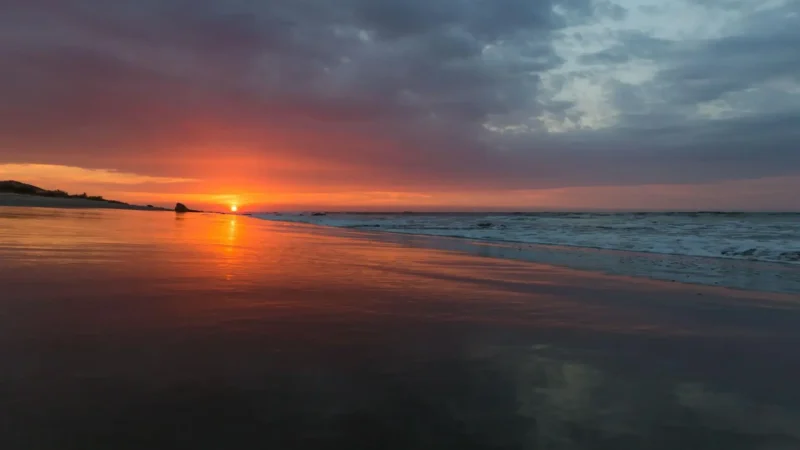 Night_Beach_Views_–_Calm_evening_shoreline__01