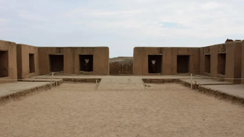 Nik_An_Palace_–_Restored_ceremonial_complex__06