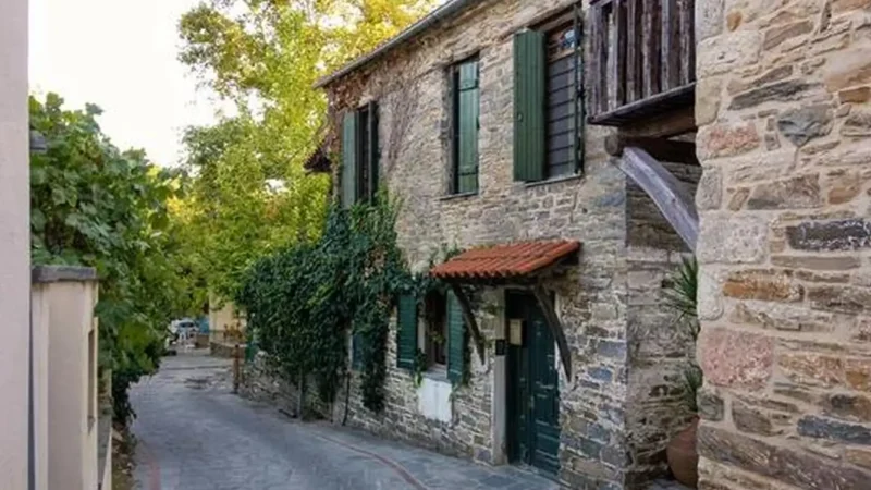 Nikiti_Old_Town_02