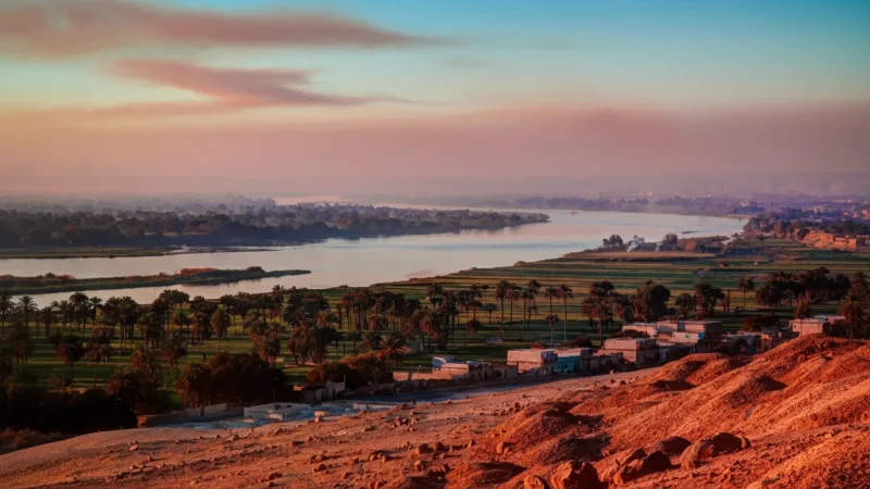 Nile River Corniche – Riverside Walking Area(3)