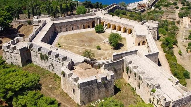 Niokastro_Fortress_(Pylos)_02