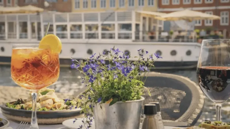 Nyhavn Canal – Historic harbor with colorful buildings(4)