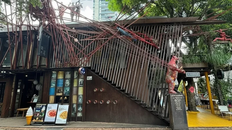 OCT Loft Creative Park – Art district(5)